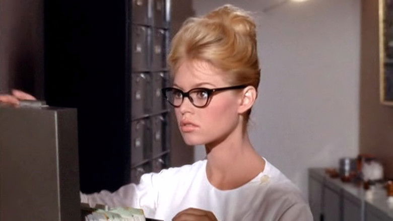 кадр из фильма Танцуй со мной