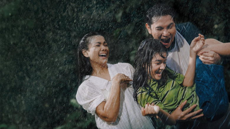 кадр из фильма Hanya Namamu Dalam Doaku