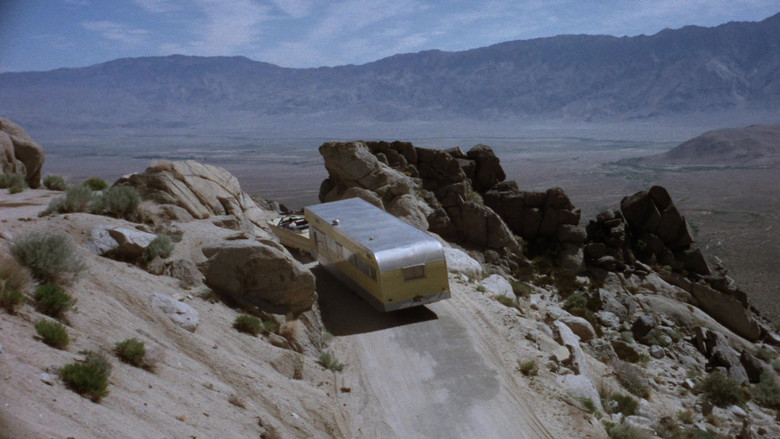 кадр из фильма Длинный, длинный трейлер