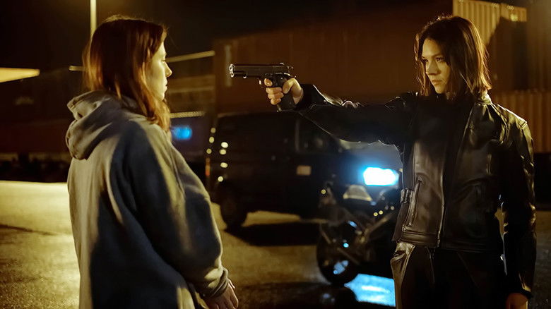 кадр из фильма Слуги войны