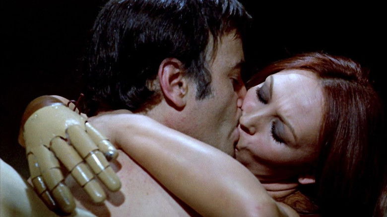 кадр из фильма Голубые глаза поломанной куклы