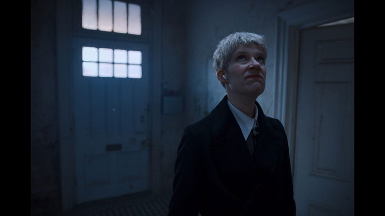 кадр из фильма House Hunters