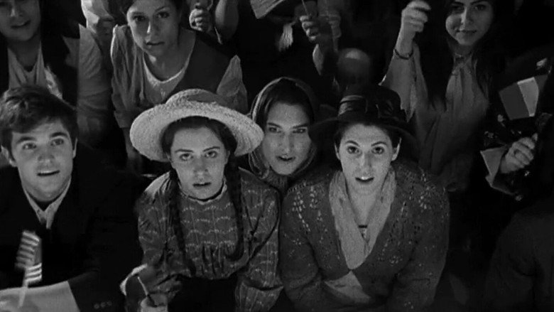 кадр из фильма Miss Ellis Island
