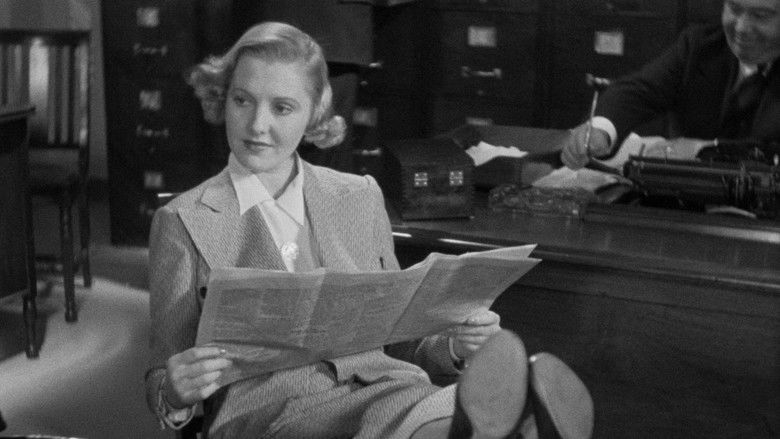 кадр из фильма Весь город говорит