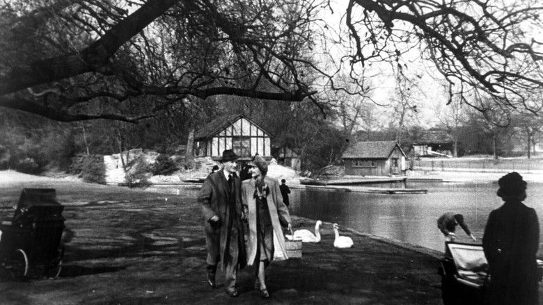 кадр из фильма Короткая встреча