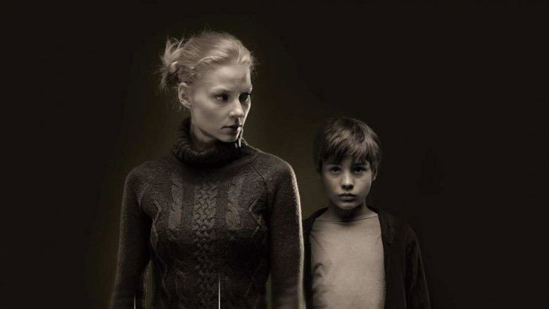 кадр из фильма За тобой