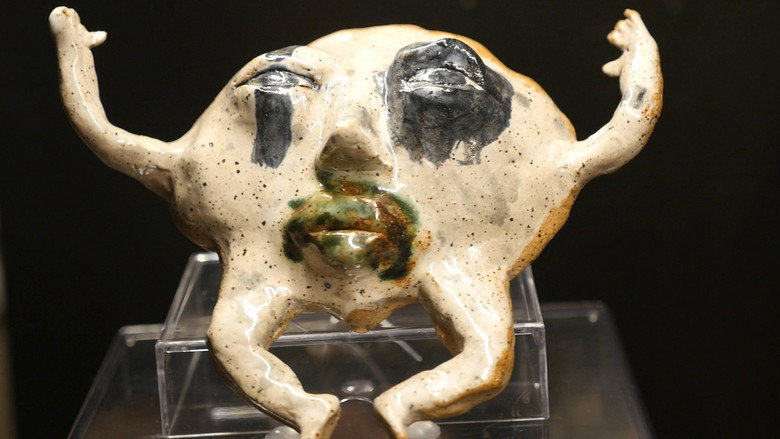 кадр из фильма The Mask of the Cursed Kiss