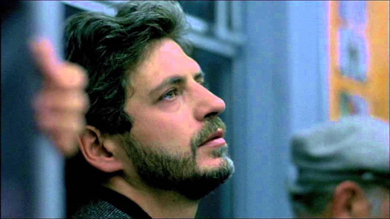 кадр из фильма Un'anima divisa in due