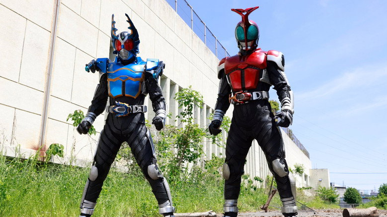 кадр из фильма 仮面ライダーカブト20th 天を継ぐもの