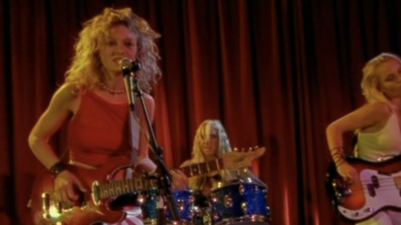 кадр из фильма Sapphire Girls