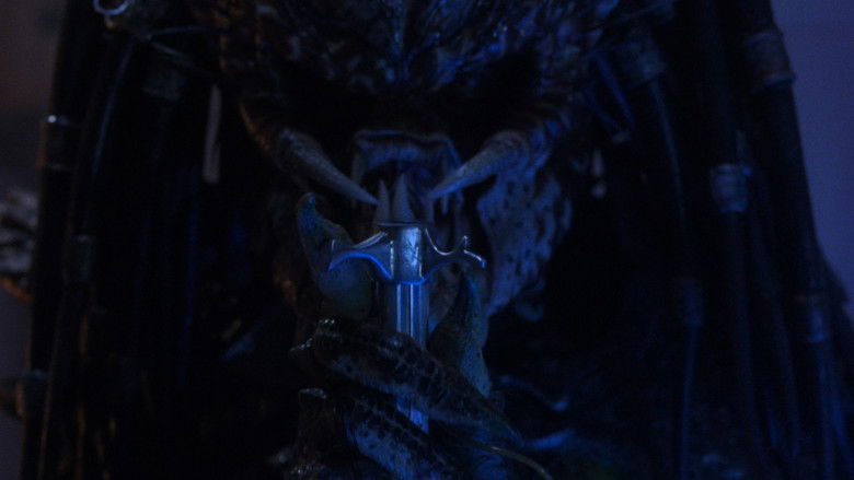 кадр из фильма Хищник 2