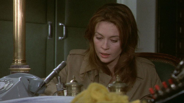 кадр из фильма Дом под деревьями