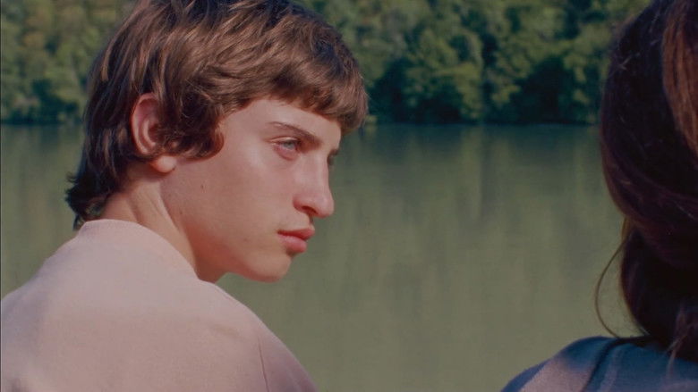 кадр из фильма Странная река