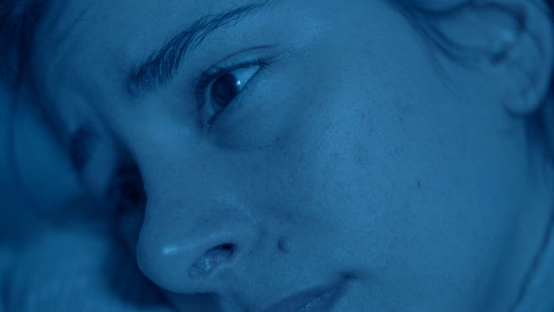 кадр из фильма ΚΡΑΤΑ ΜΕ