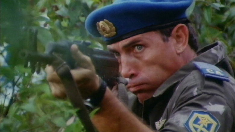 кадр из фильма Последний Американский Солдат