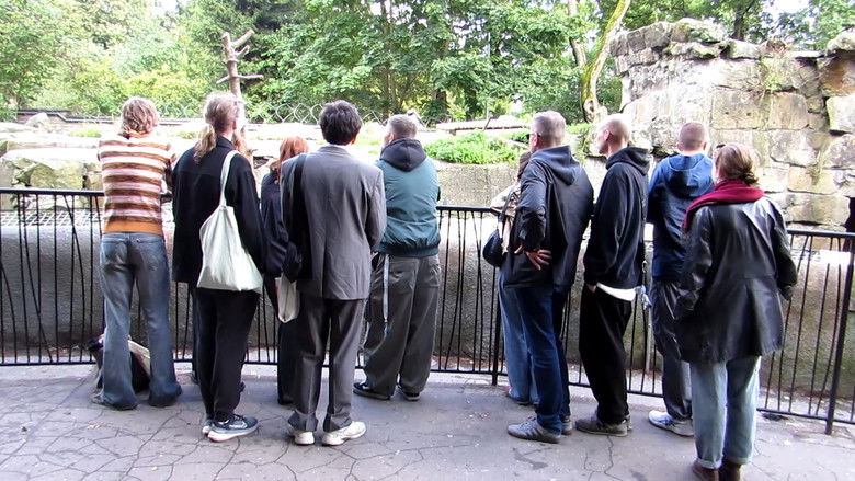 кадр из фильма Закрытие