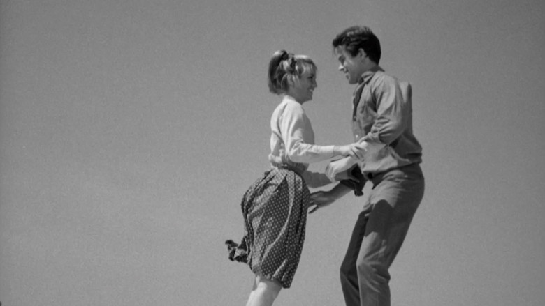 кадр из фильма Mickey One