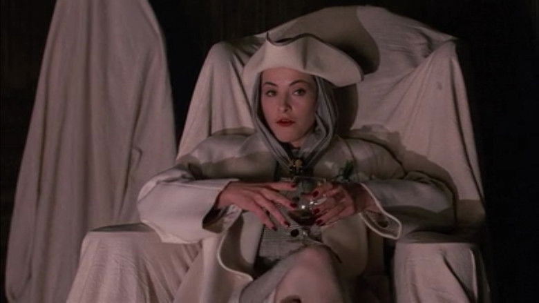 кадр из фильма Логово белого червя