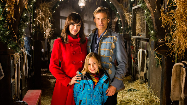 кадр из фильма Baby's First Christmas