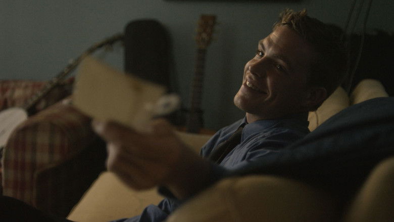 кадр из фильма At Ease