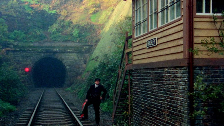 кадр из фильма The Signalman