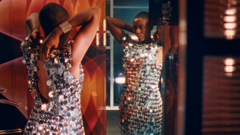 кадр из фильма Отражение в мёртвом бриллианте