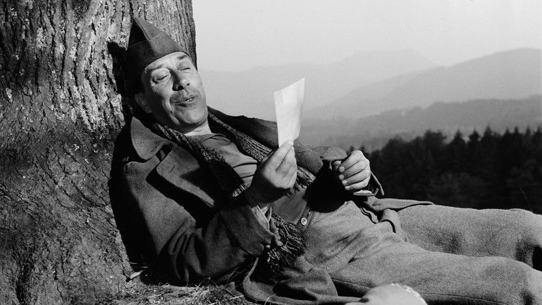 кадр из фильма Корова и солдат