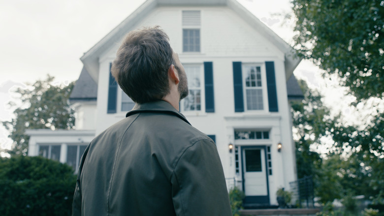 кадр из фильма All the Flowers That Cut Through the Earth