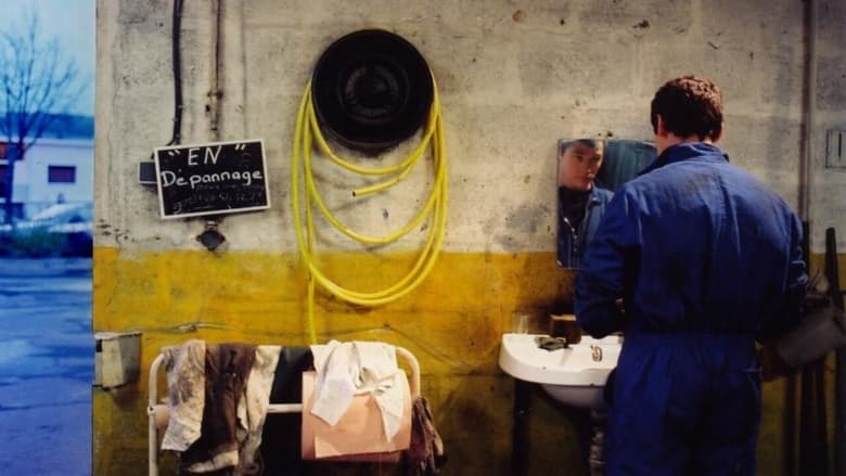 кадр из фильма Sous le bleu