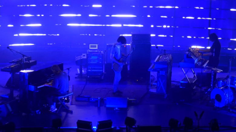 кадр из фильма The Smile: Agora Theatre 2023