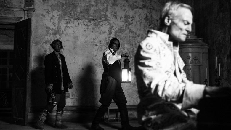 кадр из фильма Ноябрь