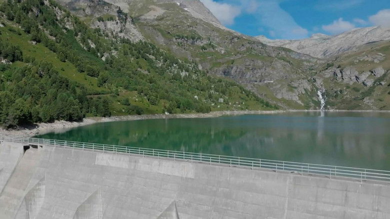 кадр из фильма Très chère électricité