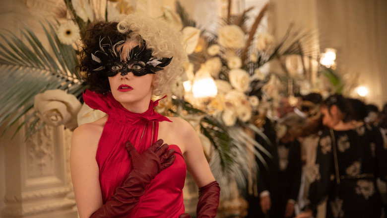 кадр из фильма Круэлла