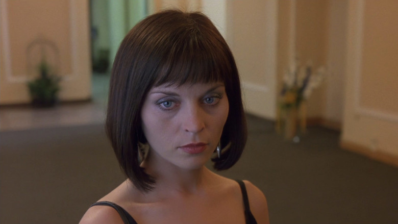 кадр из фильма Авалон