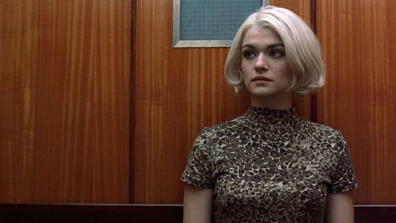 кадр из фильма Красивые существа