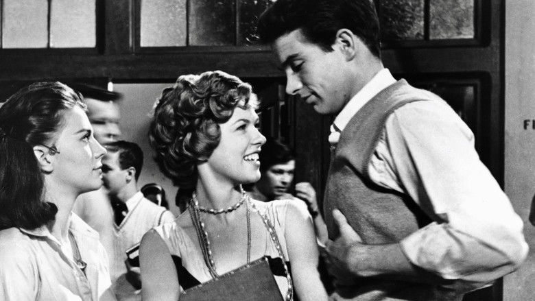 кадр из фильма Великолепие в траве