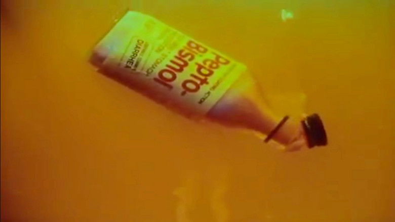 кадр из фильма На смертном одре: Постель-людоед