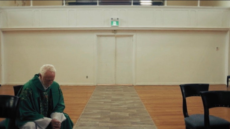 кадр из фильма DIVINE BURDEN