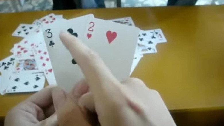 кадр из фильма A3K36-PBC: Nhiệm Vụ Bất Khả Thi