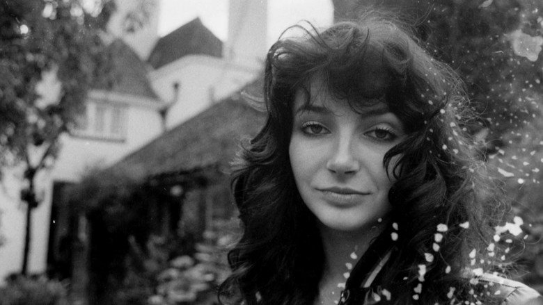 кадр из фильма L’odyssée musicale de Kate Bush