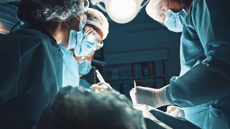 кадр из фильма Dr. Death: Cutthroat Conman