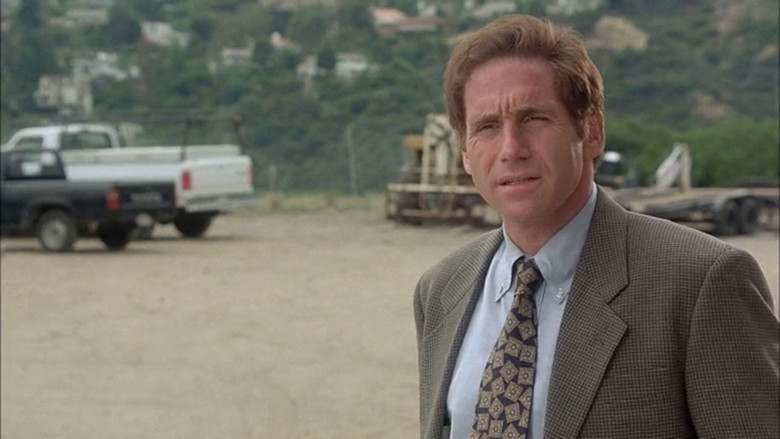 кадр из фильма Как сделать из жены чудовище