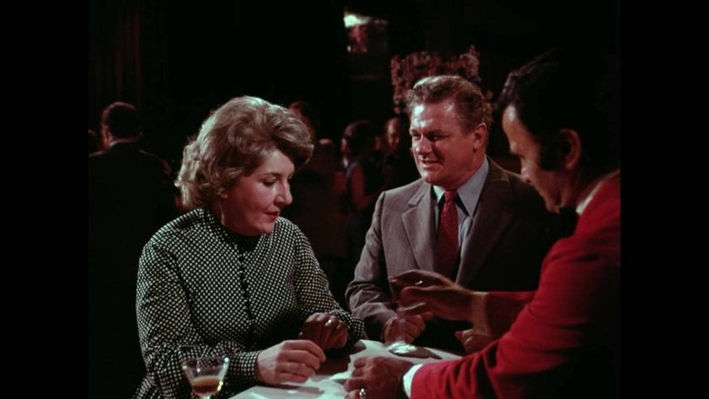 кадр из фильма Queen of the Stardust Ballroom