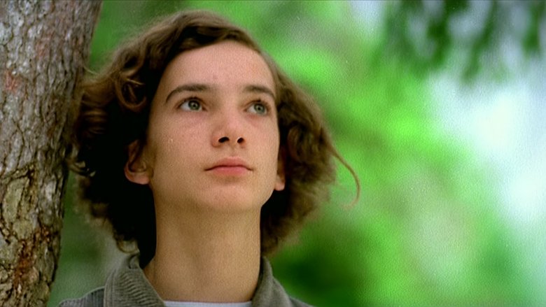 кадр из фильма Распутное детство