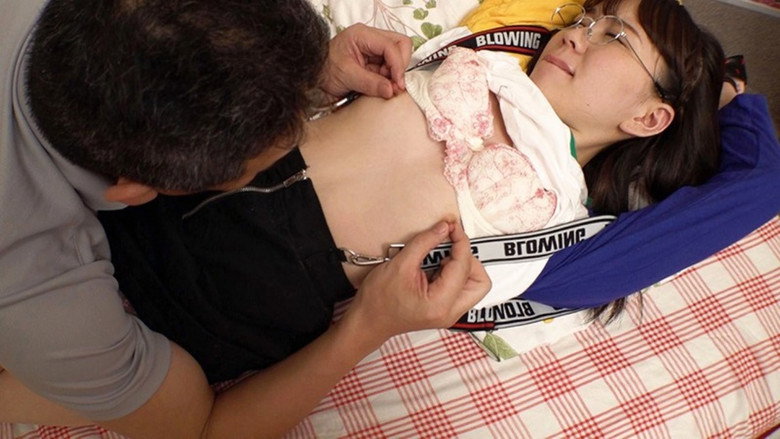 кадр из фильма 娘の部屋を覗くとき 父の悪戯、疼きだした思〇期の子宮