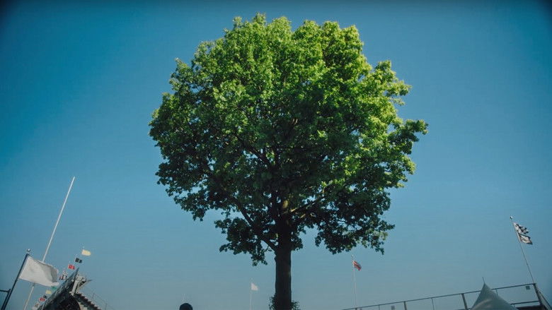 кадр из фильма Edge of June