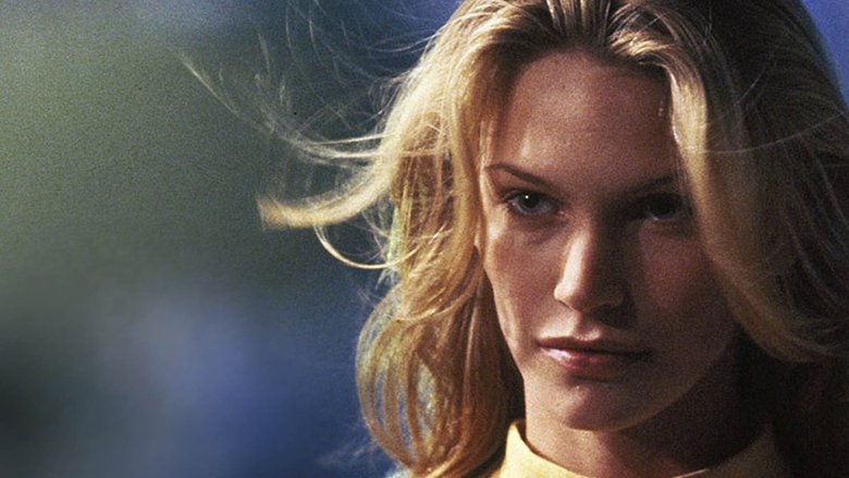 кадр из фильма Особь