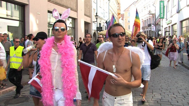 кадр из фильма homo@lv