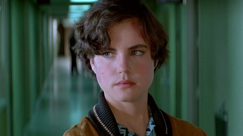 кадр из фильма Окно спальни