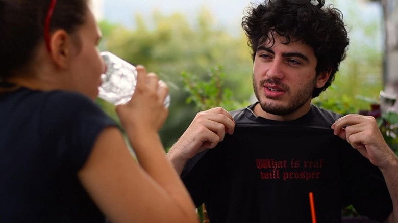 кадр из фильма The Other Side